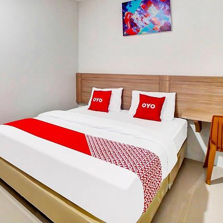 Oyo 91211 Mega Comfort Guest House Medan Kültér fotó