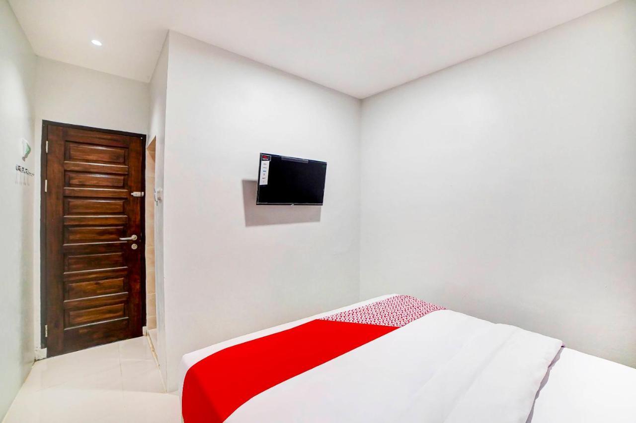 Oyo 91211 Mega Comfort Guest House Medan Kültér fotó
